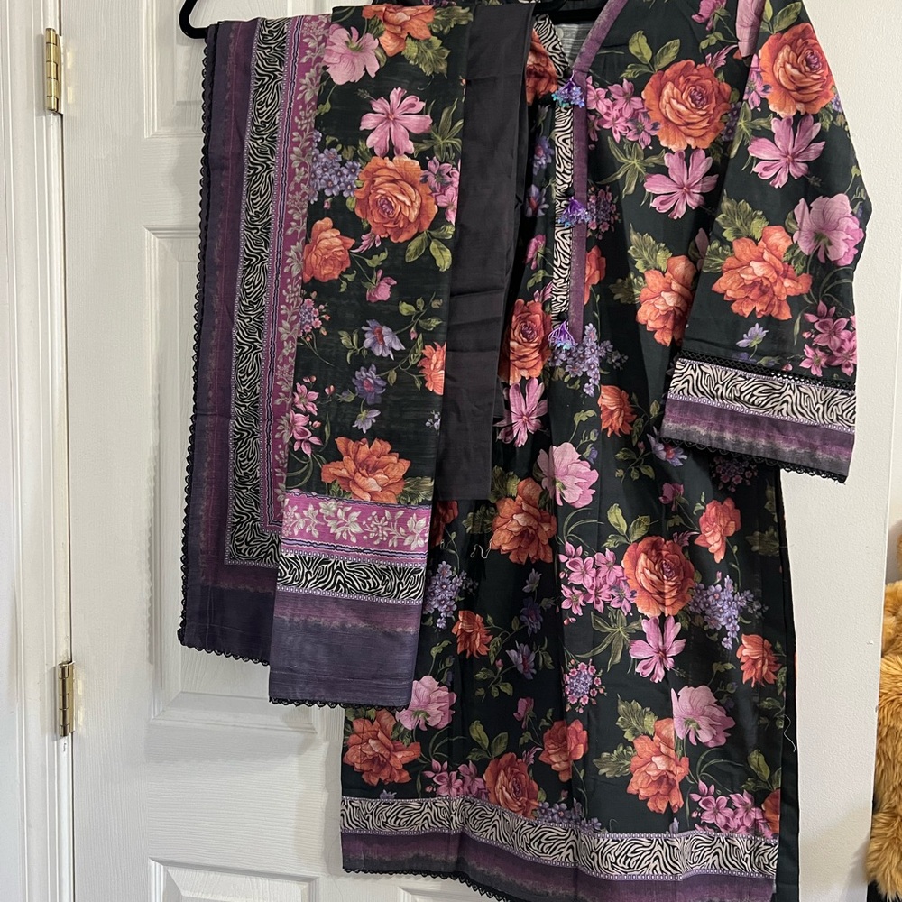 Pakistani Indian Desi Designer Suit - image 3